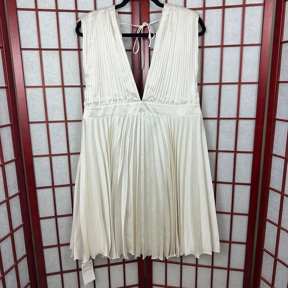 NWT Abercrombie and Fitch Plunge Pleated Satin White Mini Dress